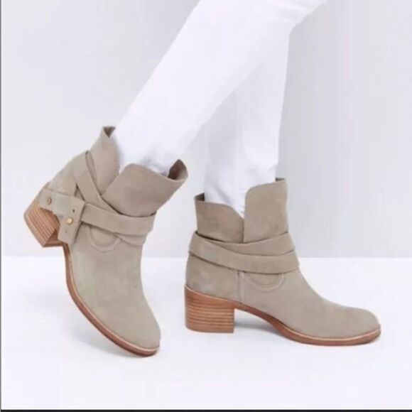 Revolve UGG Elora Leather Buckle Ankle Boot in Sahara - Picture 1 of 10